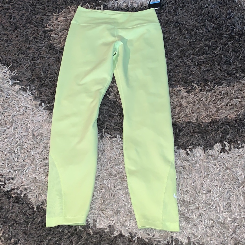 Nike One Mid Rise Tight Fit pant Size M NWT
